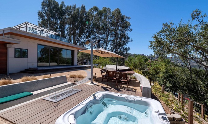 Baywood - Aragon House | Luxury, Views for Miles, Hot Tub, 20 Min To SF