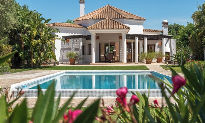 Benalup-Casas Vieja House | "Luxury Villa Malva" with Pool, Wi-Fi, Terrace and Garden