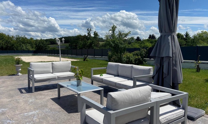 Gevigney Villa | Luxury villa pool for 20 people