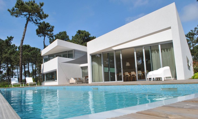 Charneca de Caparica e Sobreda Villa | Luxury Villa Within Golf Resort, Pool, Next to Fantastic Beaches