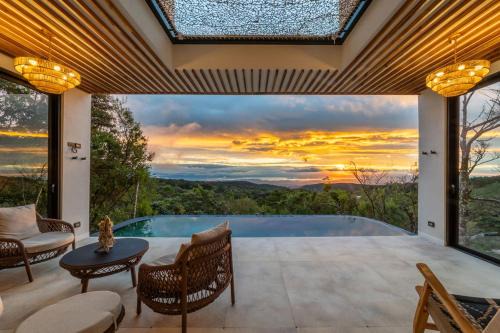 Monteverde Villa | Luxury villa on the Cloud Forest Infinity Pool