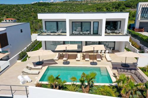 Jakisnica Villa | Luxury Villa 360 - private heated pool