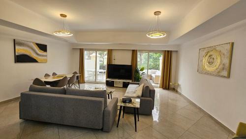Al Hamra Village Villa | Luxury villa 4 bedroom with pool access