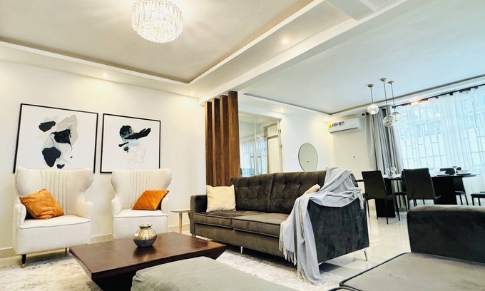 Teshie Villa | Luxury Villa - 4BR/4.5BA - WiFi - 5Min From Labadi Beach/Car+Driver Rental