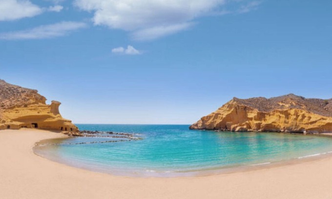 Los Valientes Villa | Luxury Villa 5 stars with 6 bedrooms, 4 bathrooms and private pool