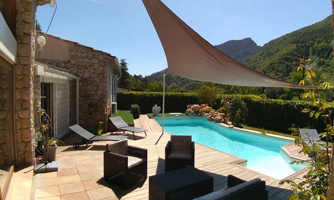 Puget-Theniers Villa | LUXURY VILLA ALPES MARITIMES WITH SWIMMING POOL REAR NICOIS COUNTRY.