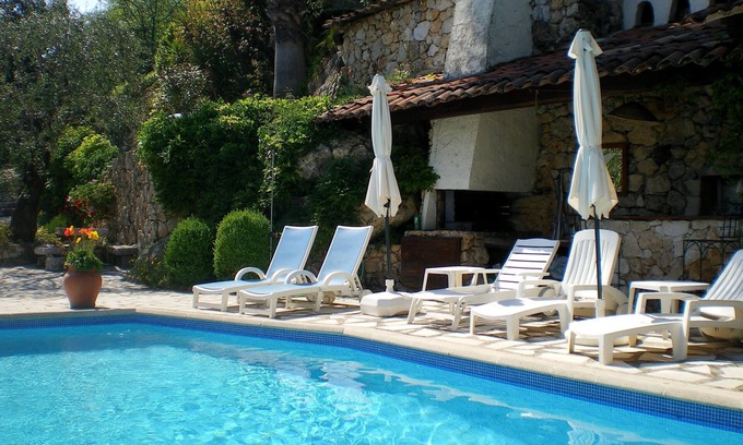 Gattieres Villa | Luxury villa/apart.Private heated pool. 3 mins. to village. 20mins Nice/beach.
