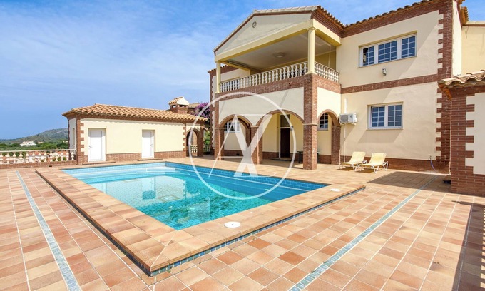 Palau-Saverdera Villa | Luxury villa for vacation rental