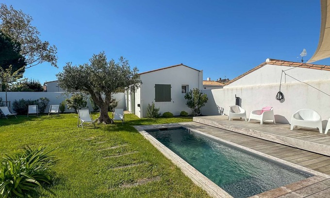 La Couarde-sur-Mer House | Luxury villa with swimming pool for 8 people