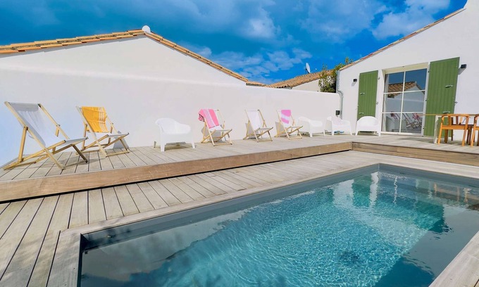 La Couarde-sur-Mer House | Luxury villa with swimming pool for 12 people