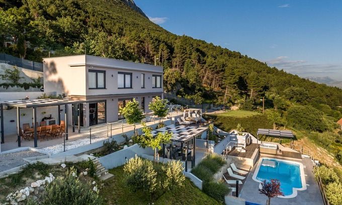 Kastel Stari Villa | Luxury Villa Grand View with Swimming Pool