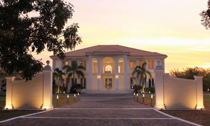 Playa Blanca House | Luxury Villa in Buenaventura