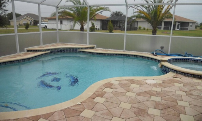 Deep Creek House | "Luxury Villa in Punta Gorda, FL - 4BD/3BA, Pool, Jacuzzi" Sandhill Cranes.