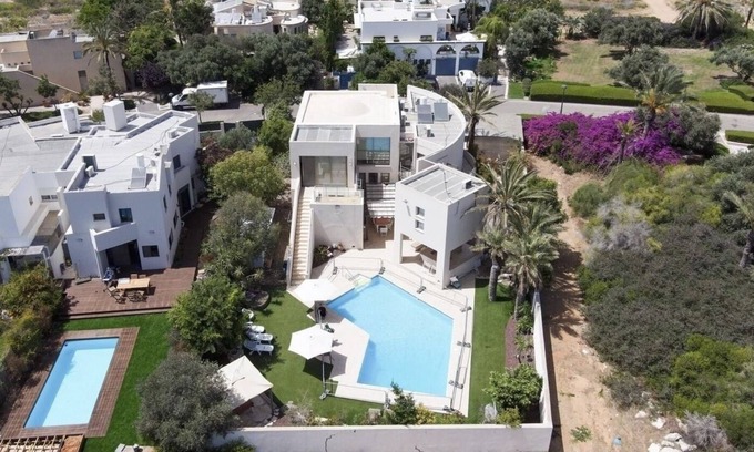Caesarea Villa | Luxury villa in the heart of Caesarea - 5 minutes water
