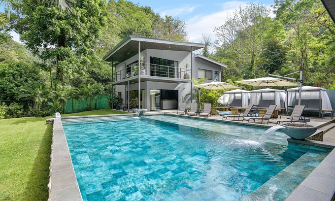 Jaco Villa | Luxury Villa in the Jungle with Private Pool + River View – Sleeps 16