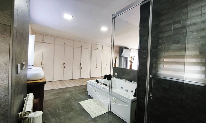Vallromanes Ski Chalet | Luxury Villa in Vallromanes - Nature, Pool, Views, Close to Barcelona & Beach.