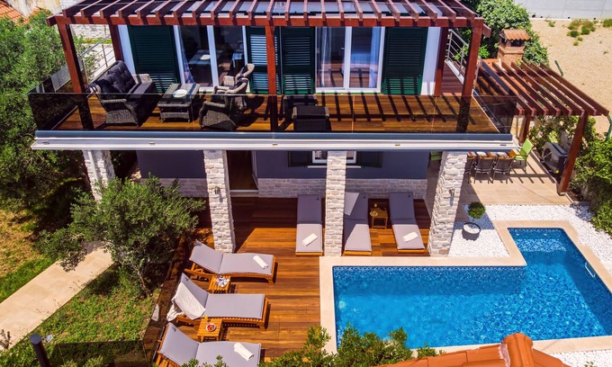 Stanici Villa | Luxury Villa Jasmina, heated pool, sea side, kids playground, fitness, sauna