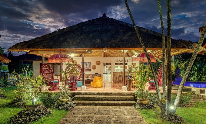 Dyanapura Villa | LUXURY Villa La plancha BEACH, 200m to the Beach, Heart of Seminyak, 300m