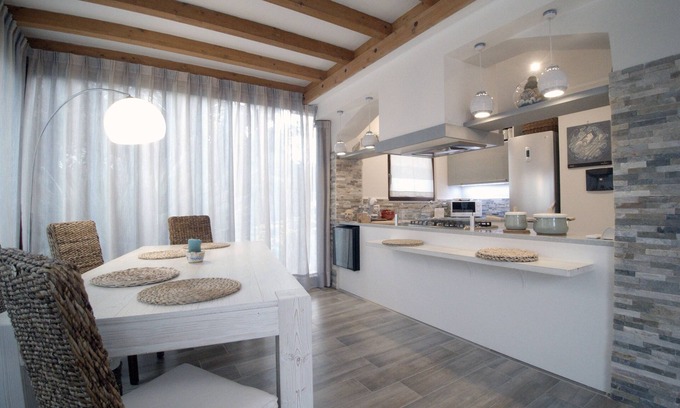 Arenella Villa | Luxury villa located in a quiet street and close to the sea (1 km.)