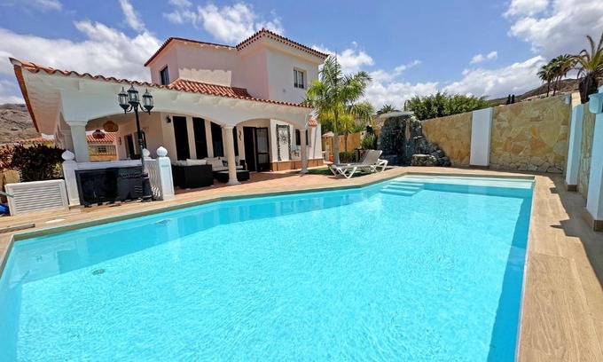 La Playa de Tauro Villa | Luxury Villa Lucia