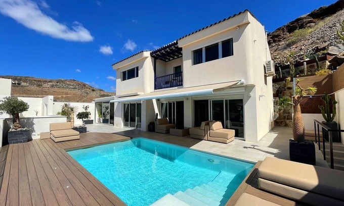 San Agustin House | Luxury villa Morelli with sea view and pool