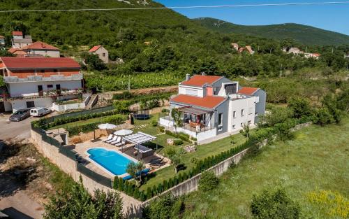 Dicmo Villa | Luxury Villa Nadalina-Dicmo