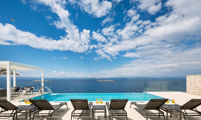 Prigradica Villa | Luxury Villa Palma de Korkyra with Infinity Pool