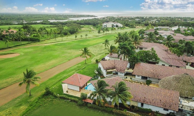 Las Palmas Villa | Luxury Villa Perfect for Romantic Weekend Golf Panoramic near Marina