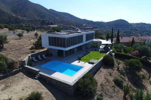 Ora Villa | Luxury Villa Pluto Stunning Mountain Views