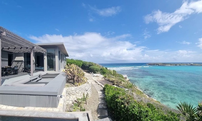 Willikies Villa | Luxury Villa (Private sea access, pool, spacious, modern) - Dian Bay