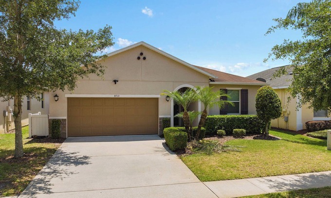 Crystal Cove House | Luxury Villa/Private Pool +Spa/15 Min to Disney! Family-friendly and relaxing!