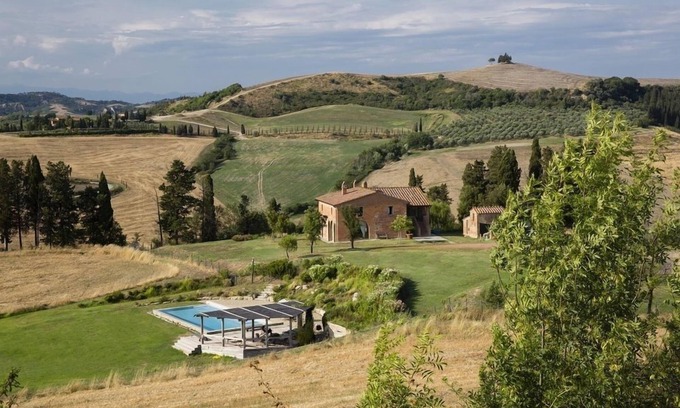 Castelfalfi Villa | Luxury villa rental in Tuscany Italy for 6 people