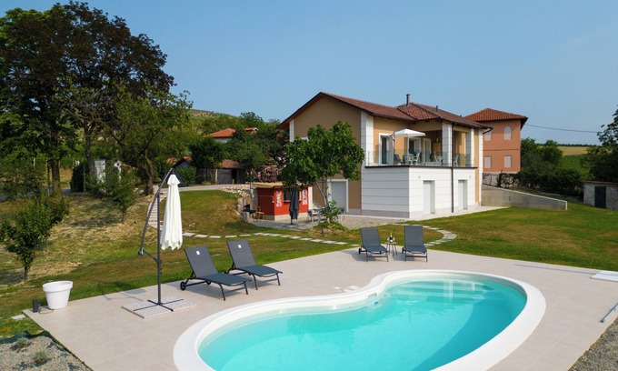 Agliano Terme Villa | Luxury Villa Vineyard View - Private Pool