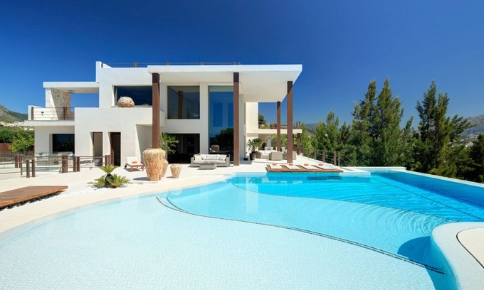 New Golden Mile Villa | Luxury Villa w/jacuzzi, pool, golf and sea view.Sleeps up to 21pax