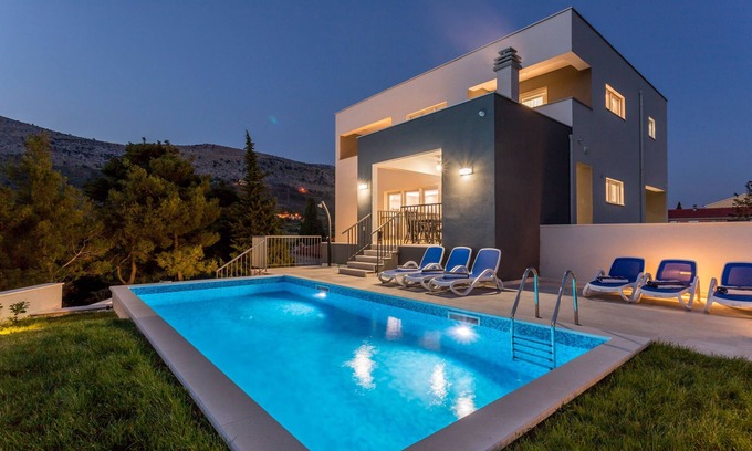 Tugare House | Luxury villa with a swimming pool Tugare, Omiš (K-20067)