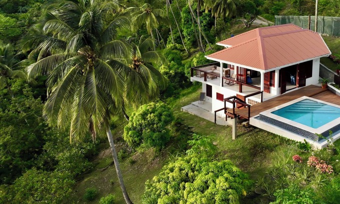 Laborie Villa | Luxury Villa with Infinity Pool & Stunning St. Lucia Countryside Views.