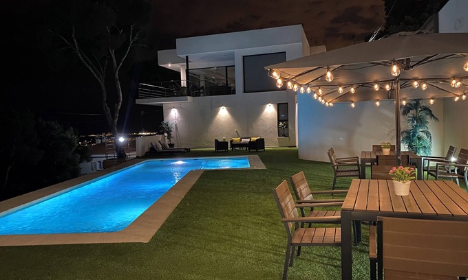 Sagunto Villa | Luxury Villa with Mediterranean views for 12 people -Valencia-