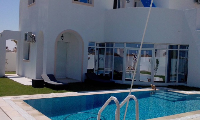 Aghir Villa | Luxury villa with pool in Aghir/Djerba sea calm