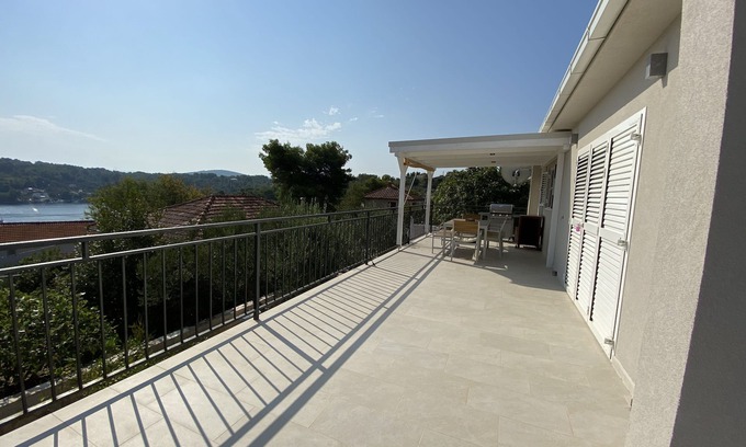 Rogac Villa | Luxury Villa with Private Pool S/Sea, Split and Mountains Views