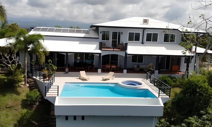 Quepos Villa | Luxury Villa with Separate Guest house and 360view