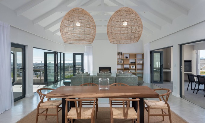 Helderberg Rural House | Luxury villa with pool & garden in Somerset West - ideal for connoisseurs & golfers