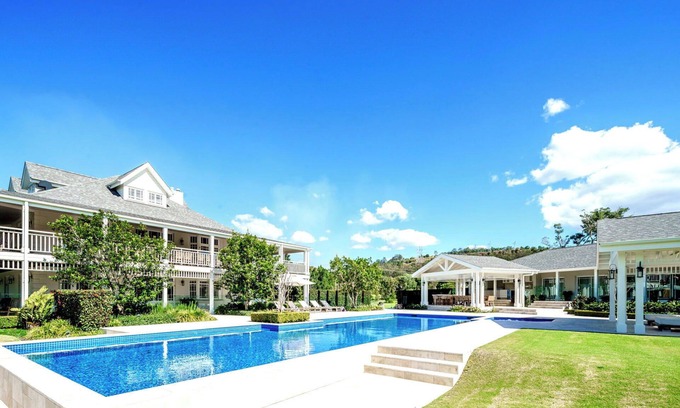 Wongawallan House | Luxury Villas Guanaba Estate (Heated Pool)