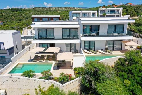 Jakisnica Villa | Luxury Villas Sunrise & Sunset