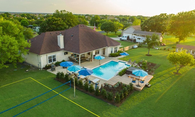 Hutto House | Luxury w/Resort Pool+Hot Tub+Game Room+Volleyball