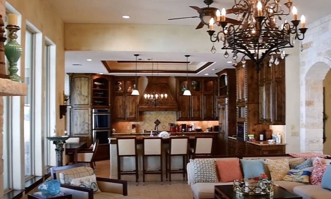 Horseshoe Bay House | Luxury waterfront home on Lake LBJ