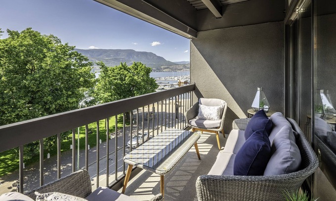 Kelowna Central Business District Condo | Luxury Waterfront 2 Bedroom Downtown Kelowna Condo with huge balcony