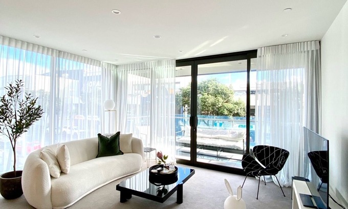 Kingswell Apartment | Luxury Waterfront Apartment in Auckland | 2BR