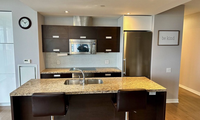 Humber Bay Condo | Luxury Waterfront Condo Toronto