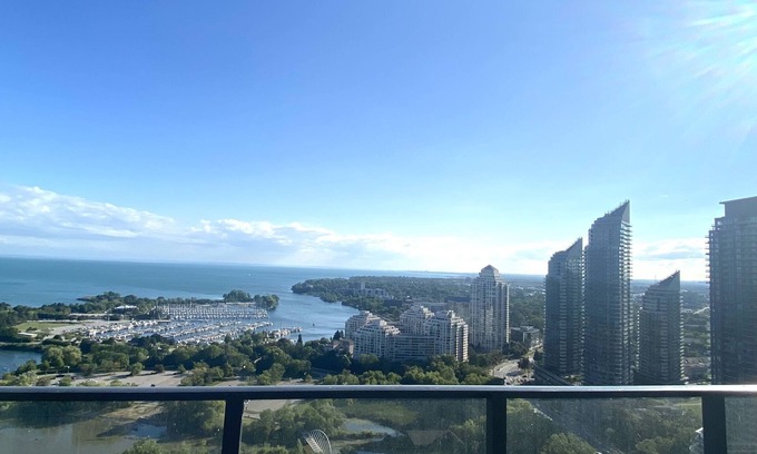 Humber Bay Condo | Luxury Waterfront Condo in Toronto