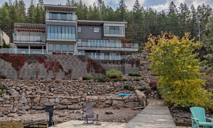 Vernon House | Luxury Waterfront Getaway